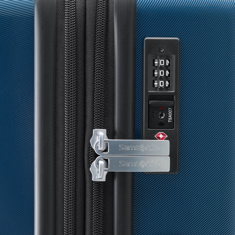Streamlite Pro Spinner Medium Expandable Luggage