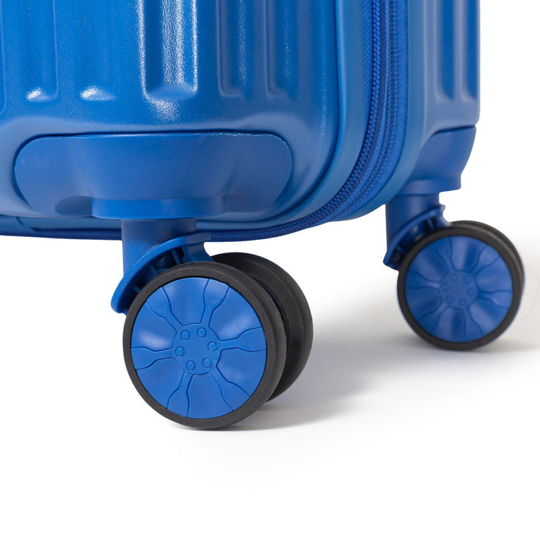 Explorer Destinations Expandable Medium Luggage