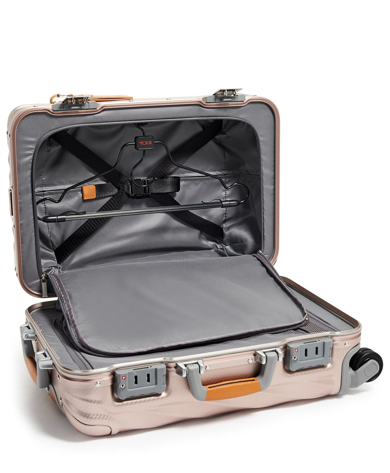 Tumi 19 Degree Aluminum ChatGPT said: Valise à main internationale