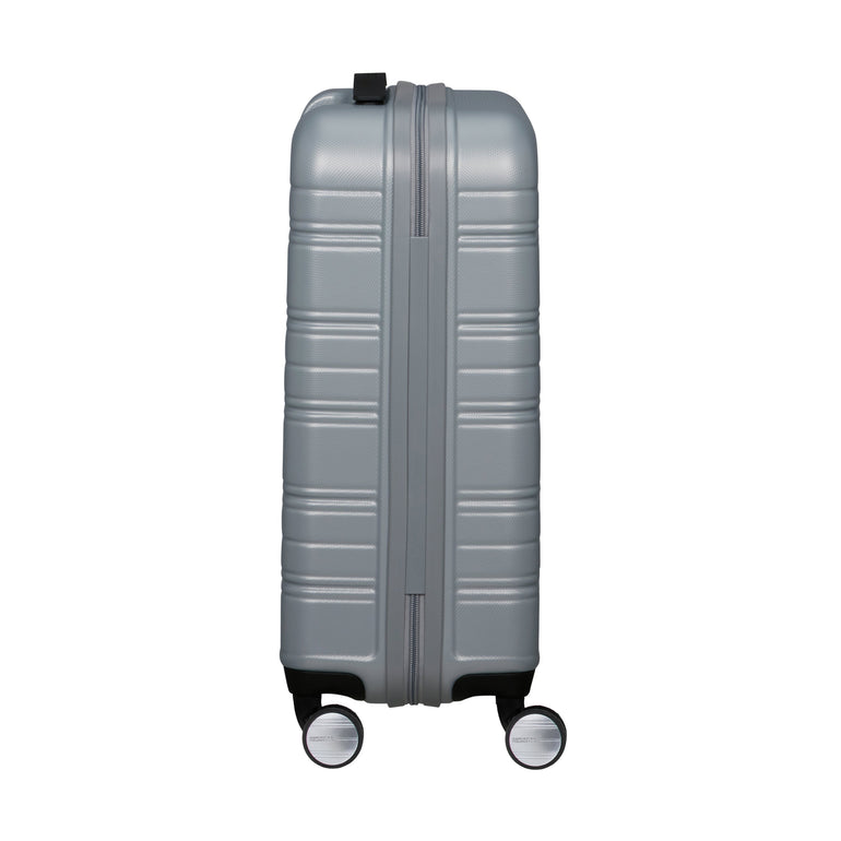 American Tourister High Turn Spinner Carry-On Luggage