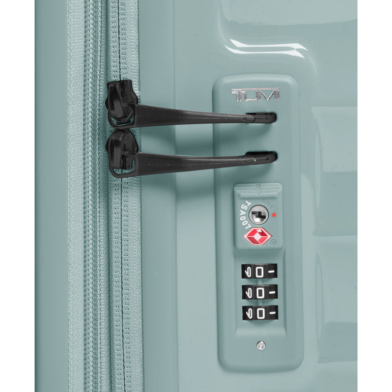Tumi 19 Degree Extended Trip Expandable 4 Wheeled Packing Case Large Luggage