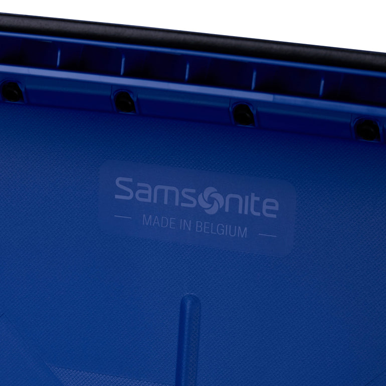 Samsonite Essens Spinner Medium Luggage