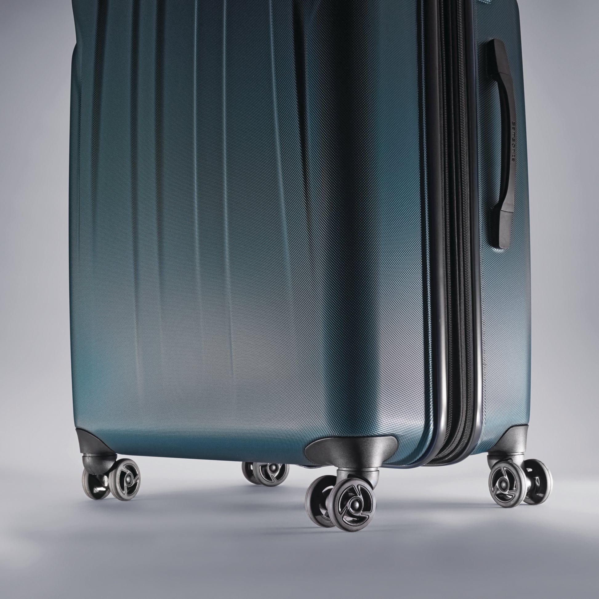 Samsonite Xion Polycarbonate Expandable Spinner Large Luggage