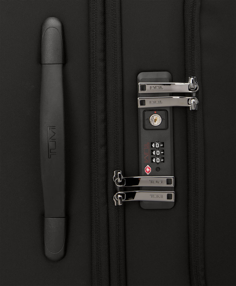 Tumi Voyageur Léger Medium Dual Access Expandable Checked Luggage