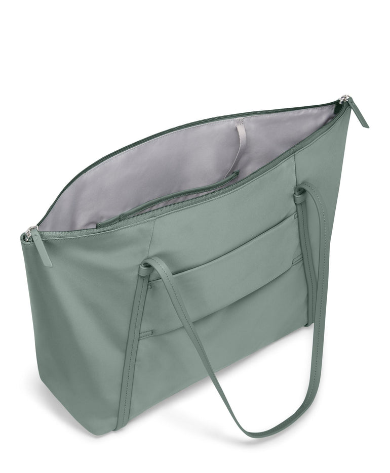 Tumi Voyageur Q Tote