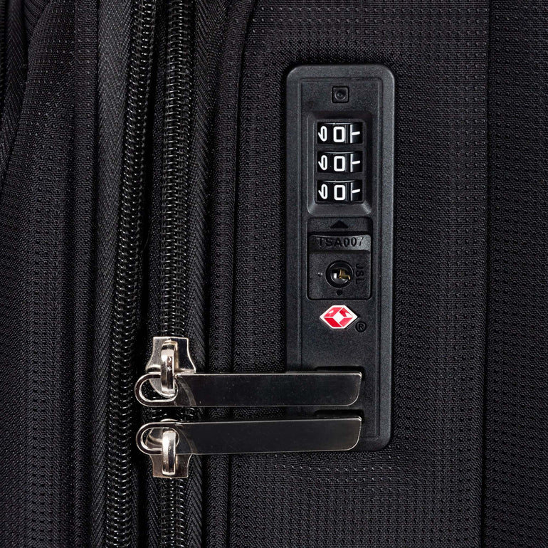 Explorer Onyx Medium Expandable Spinner Luggage