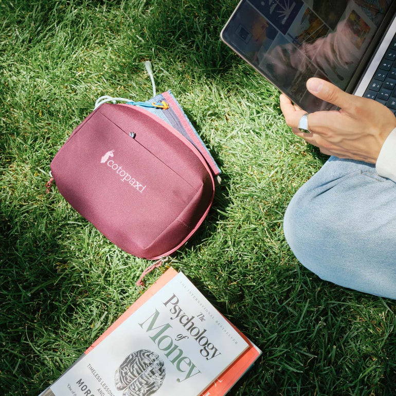 Cotopaxi Viaje Tech Organizer - Cada Día - Blackberry