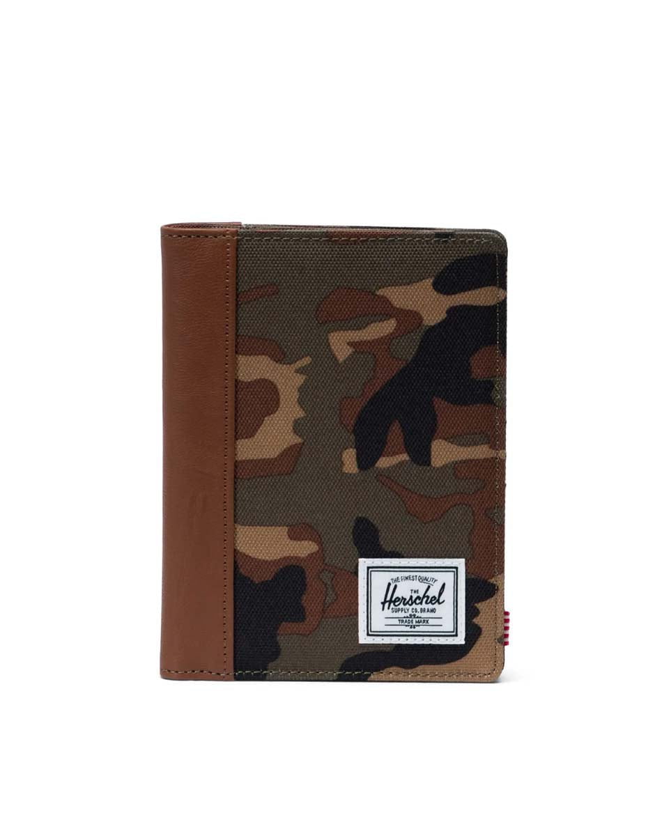 Herschel Raynor Passport Holder - Woodland Camo