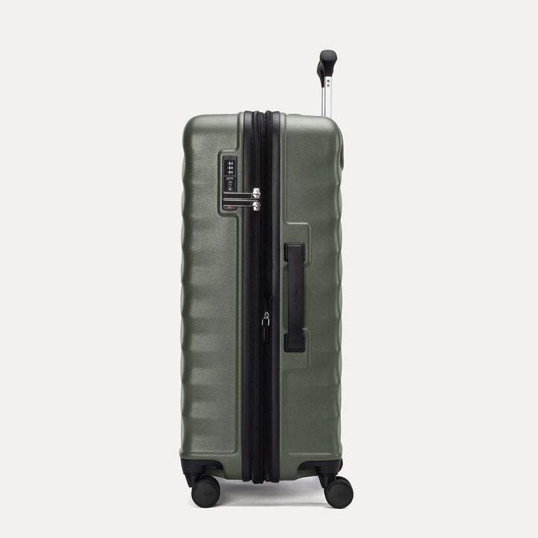 Travelpro Maxlite Air V2 Medium Check-In Hardside Spinner
