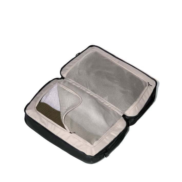 Baggallini Getaway Split Case Duffel - Black