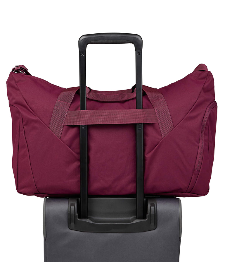 JanSport Recharge Gym Bag Large - Cherry Lacquer