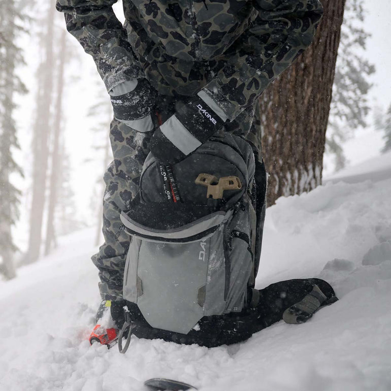 Dakine Poacher Sac à dos 32L - Griffin