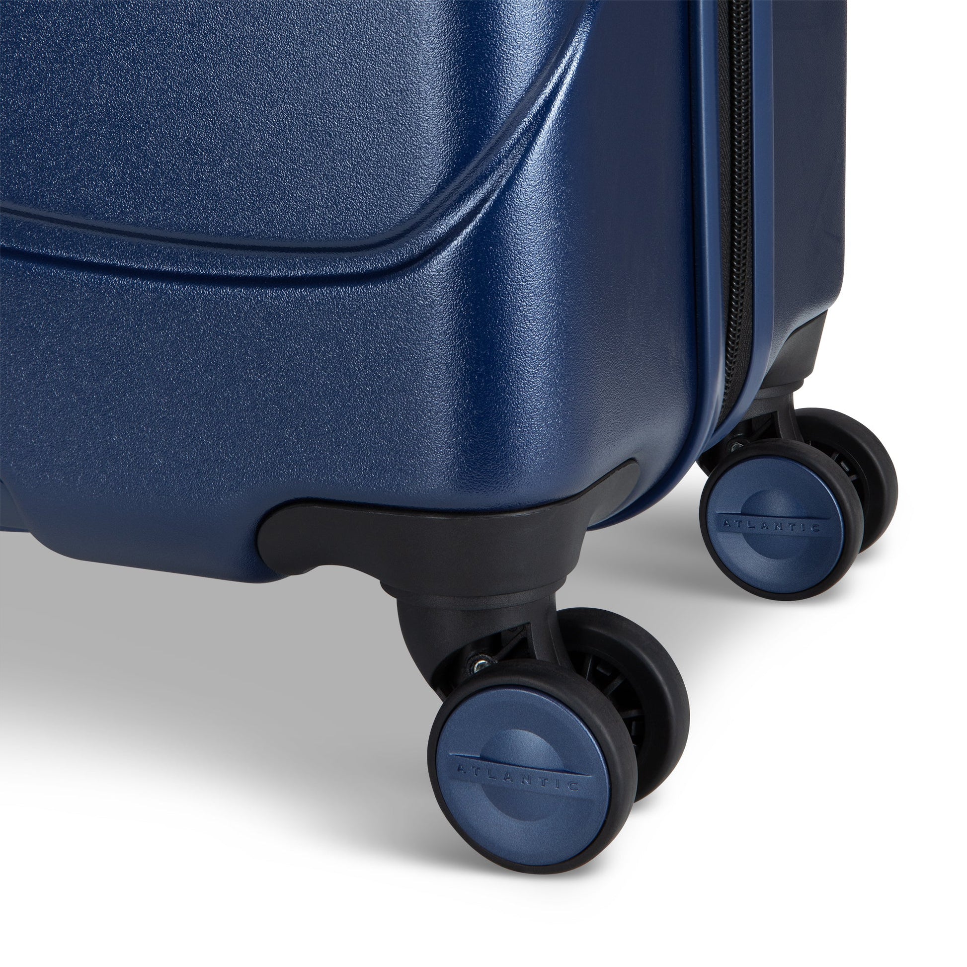 Atlantic Luggage Atlantic Transmarine 28" Expandable Upright Luggage
