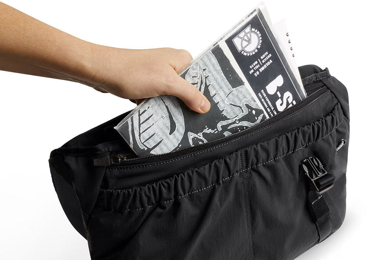 Bellroy Cinch Messenger Bag