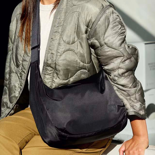 Bellroy Cross-Body Bag Bellroy Laneway Crescent Bag 12L