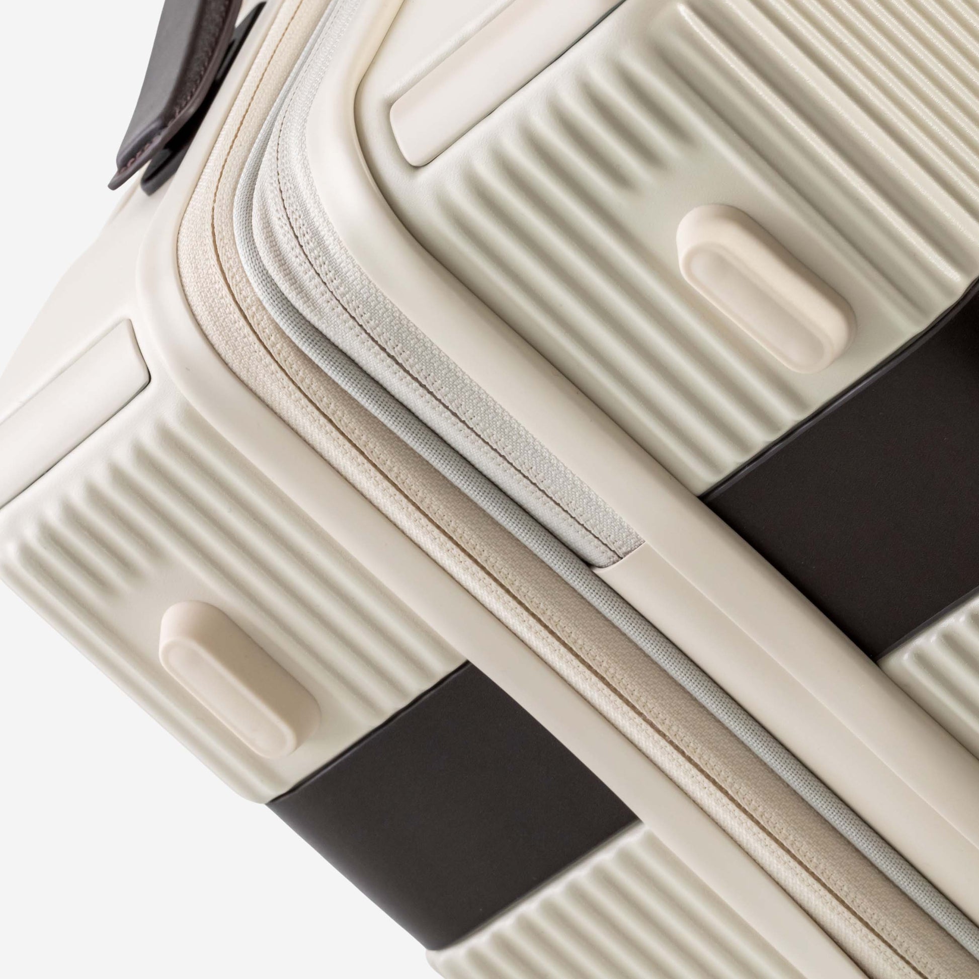 Cole Haan Luggage Cole Haan Heritage Pro Premium Hardside Large Checked Luggage