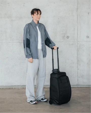 Db Luggage Db Hugger Roller Bag Carry-on 40L