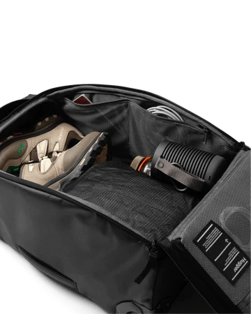Db Luggage Db Hugger Roller Bag Carry-on 40L