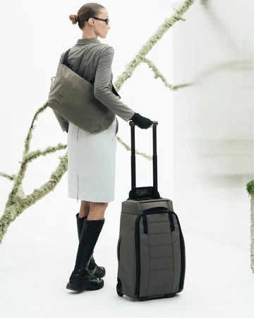 Db Luggage Db Hugger Roller Bag Carry-on 40L