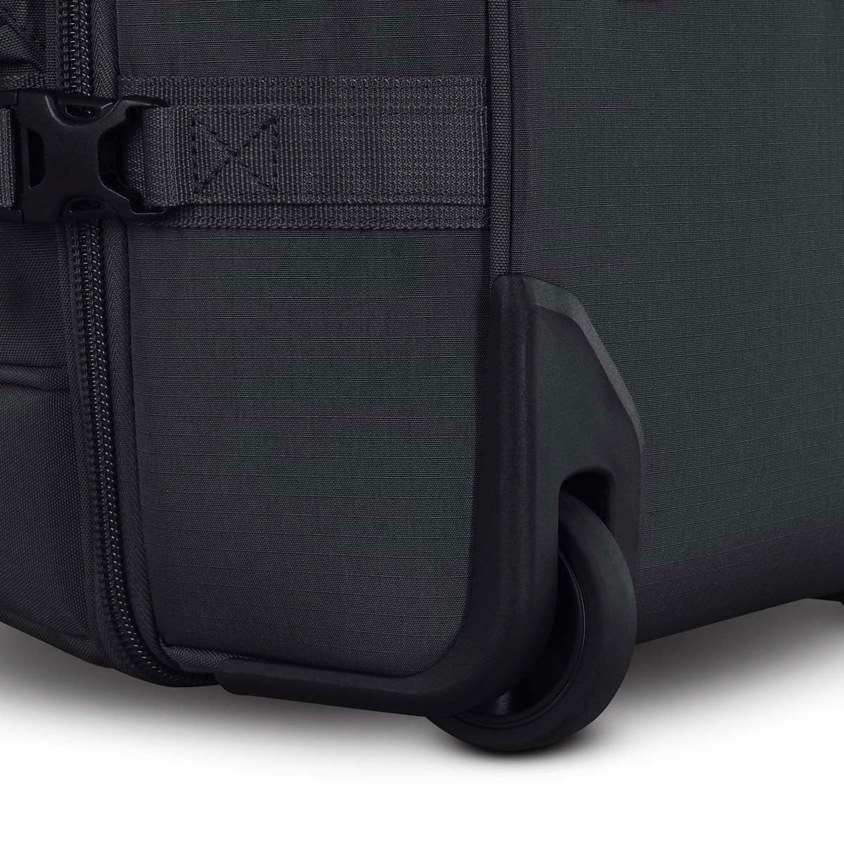 High Sierra Wheeled Duffle High Sierra Pathsetter 22" Wheeled Duffle