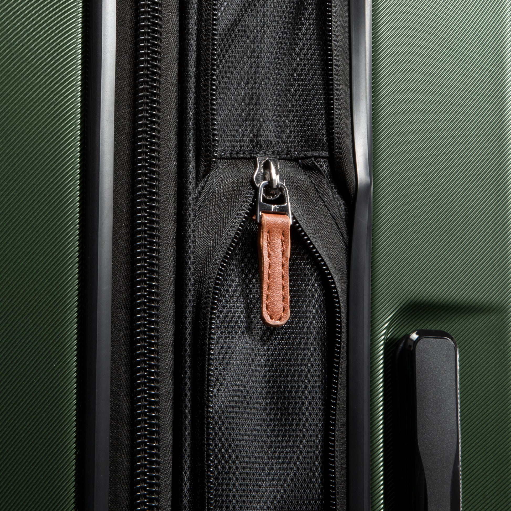 Ricardo Beverly Hills Luggage Ricardo Beverly Hills Montecito 2.0 Hardside Medium Check-In Expandable Spinner Luggage
