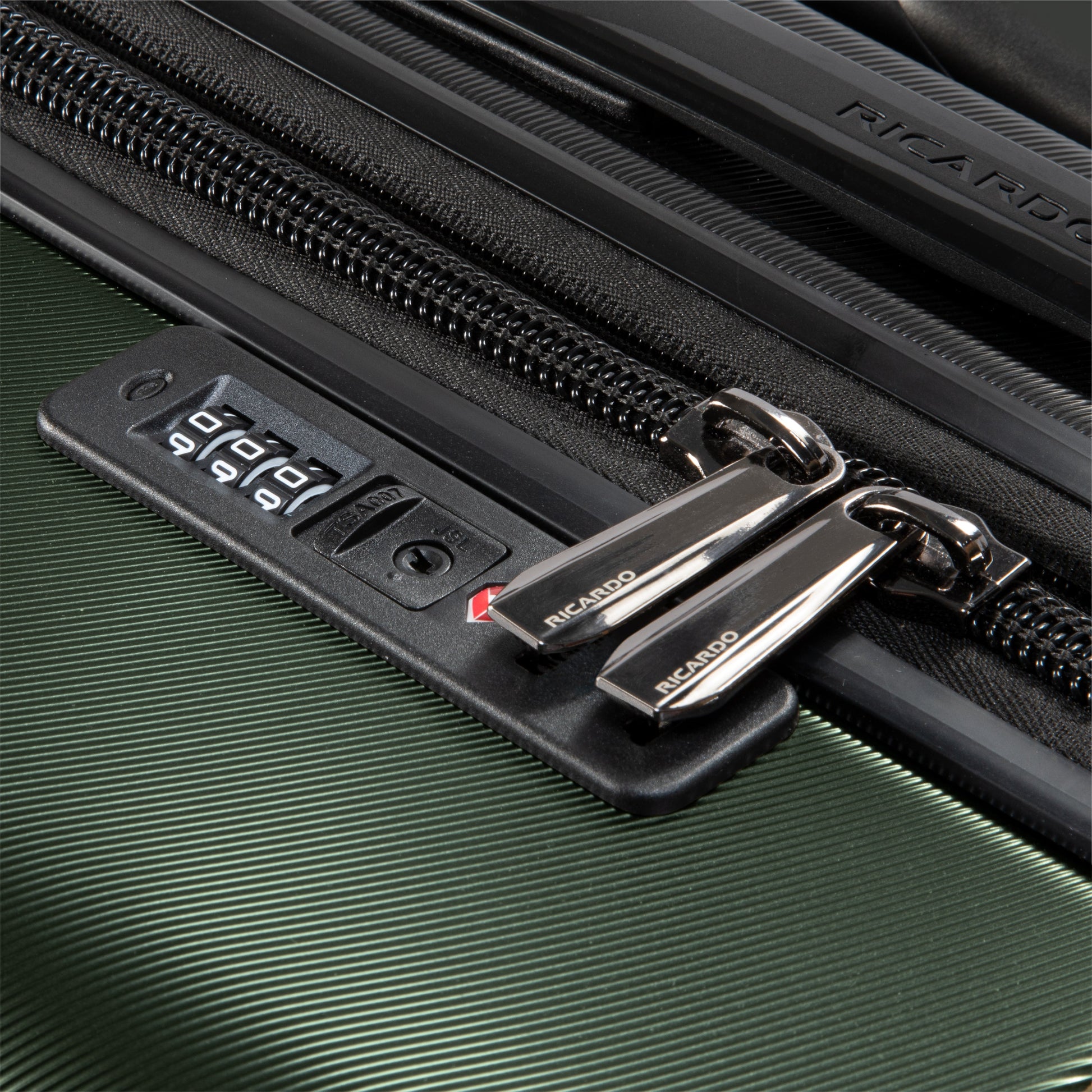 Ricardo Beverly Hills Luggage Ricardo Beverly Hills Montecito 2.0 Hardside Medium Check-In Expandable Spinner Luggage