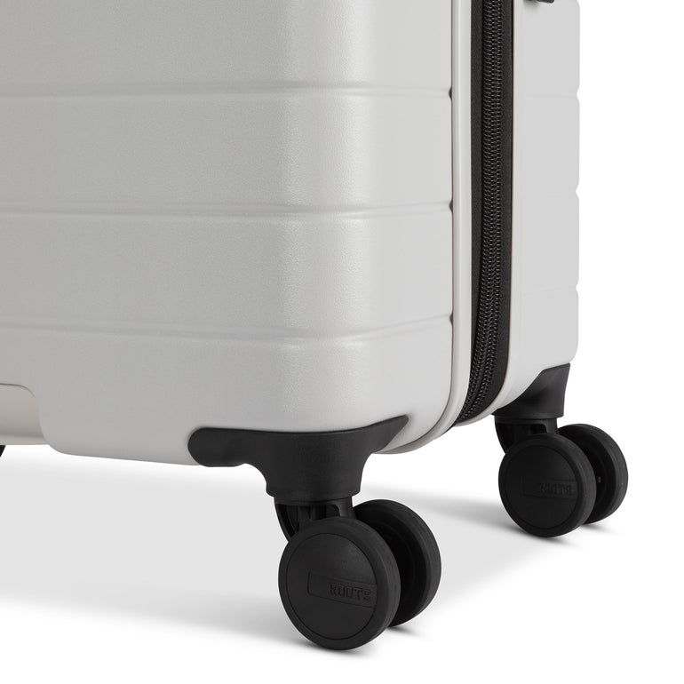 Roots Luggage Roots Travel Expandable Spinner 24" Medium Luggage