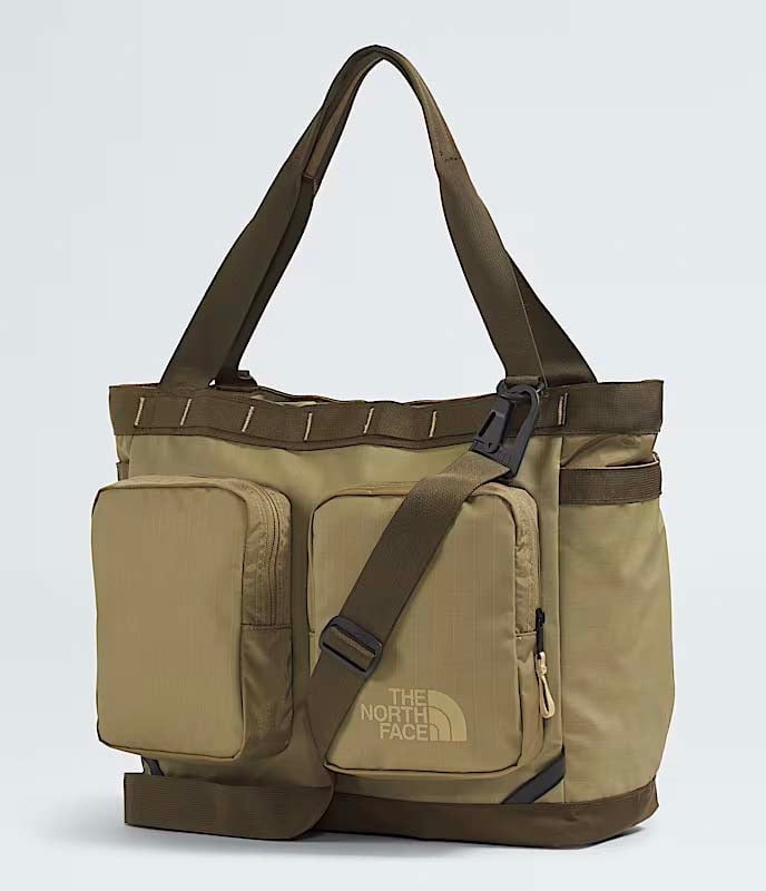The North Face Tote Bag Cedar/Sycamore/Khaki Stone The North Face Base Camp Voyager Tote - Cedar/Sycamore/Khaki Stone