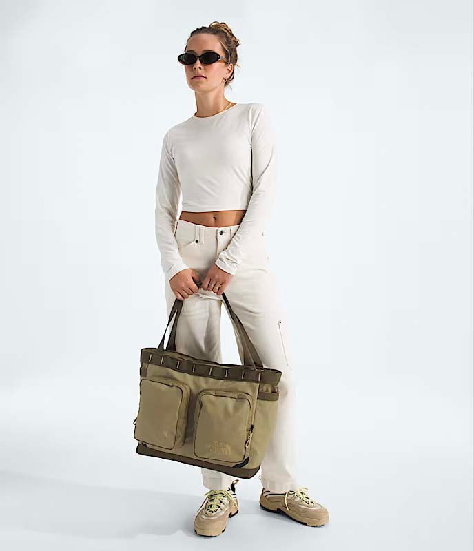 The North Face Tote Bag Cedar/Sycamore/Khaki Stone The North Face Base Camp Voyager Tote - Cedar/Sycamore/Khaki Stone
