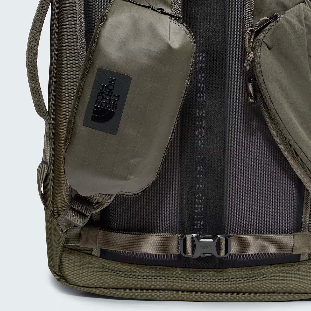 The North Face Travel Accessories New Taupe Green/TNF Black The North Face Base Camp Voyager Pro Travel Pouch - New Taupe Green/TNF Black