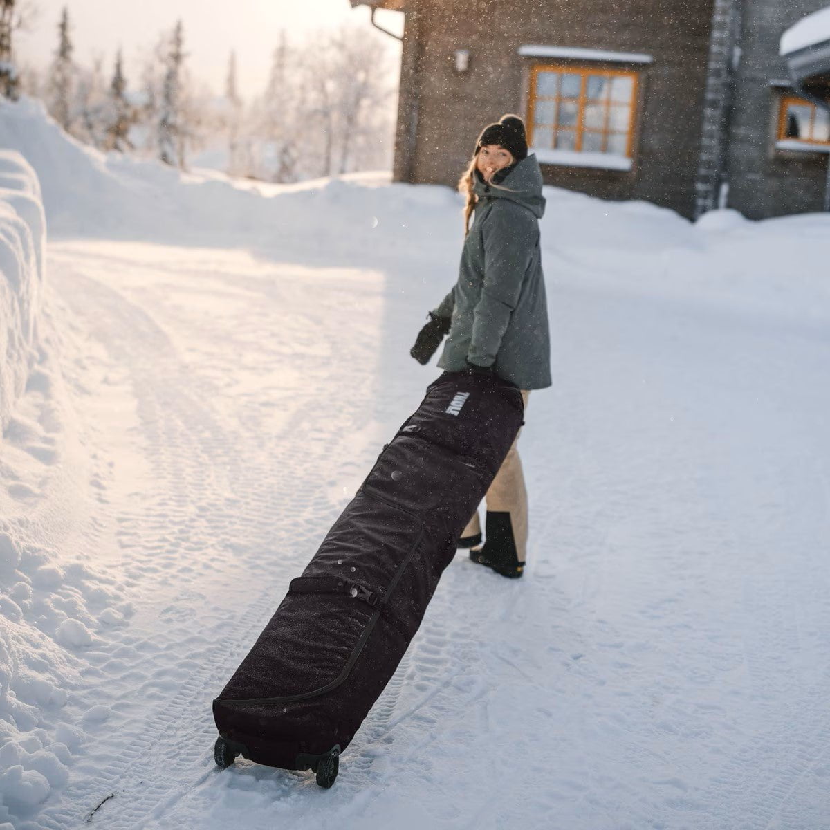 Thule Ski Bag Black Thule RoundTrip Ski Roller Bag 175cm - Black
