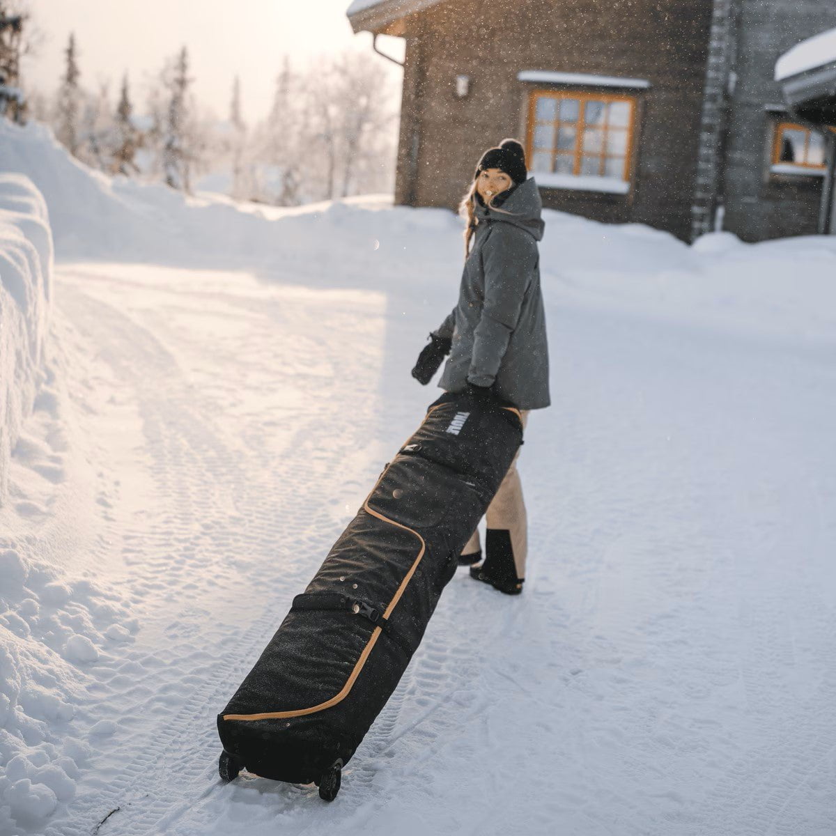 Thule Ski Bag Black Thule RoundTrip Ski Roller Bag 192cm - Black