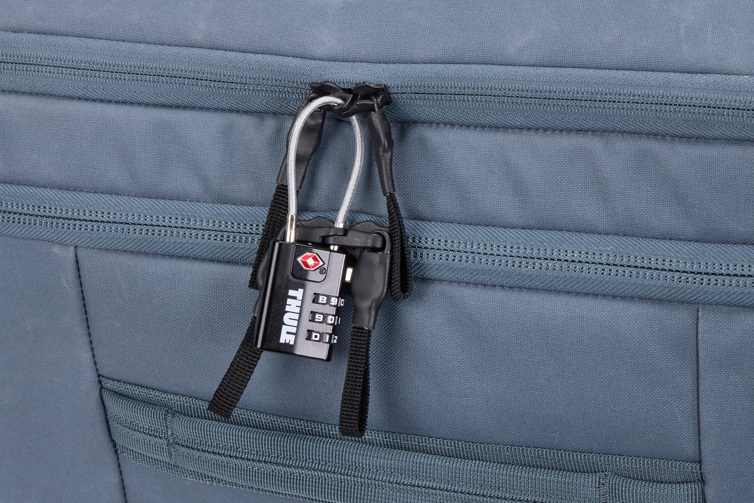 Thule Wheeled Duffle Dark Slate Thule Aion Check-In Wheeled Duffel Bag 28" - Dark Slate