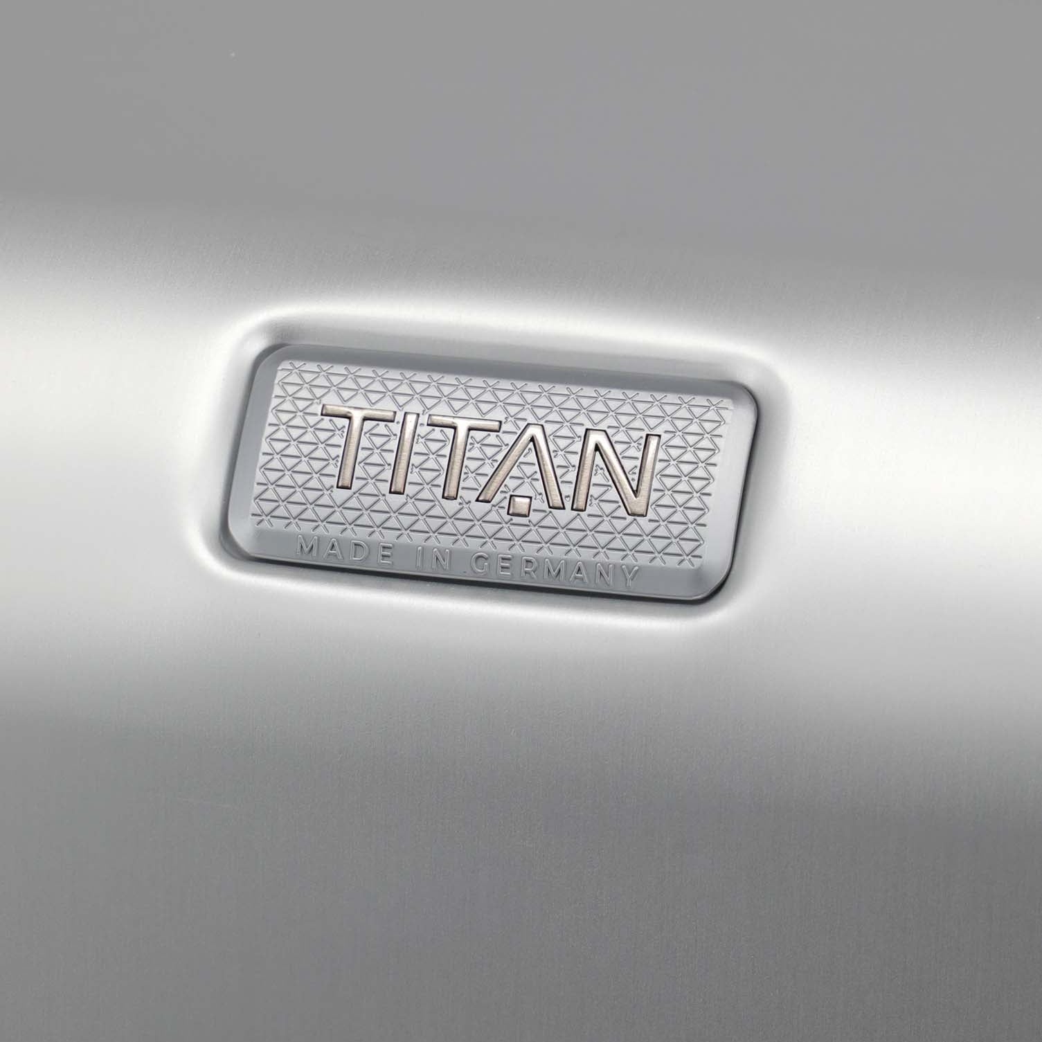 Titan Luggage Silver Titan ETERNITY Trolley M+ Medium Luggage