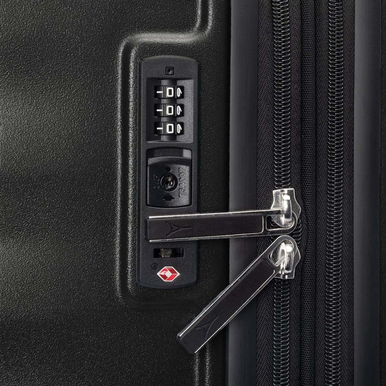 Travelpro Luggage Travelpro Maxlite Air V2 International Carry-On Hardside Spinner