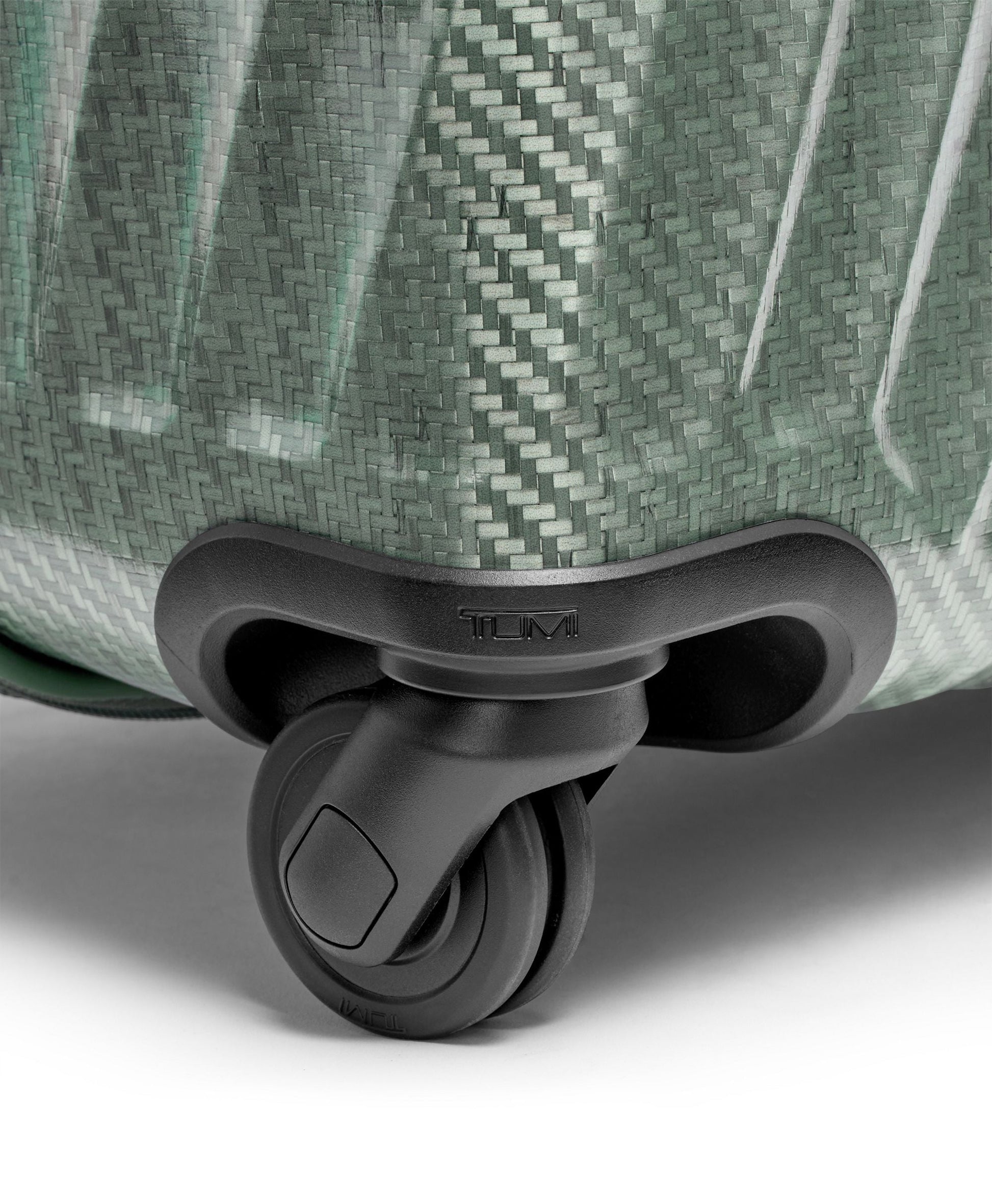Tumi Luggage Tumi 19 Degree Lite Extended Trip 4 Wheeled Packing Case Large Luggage