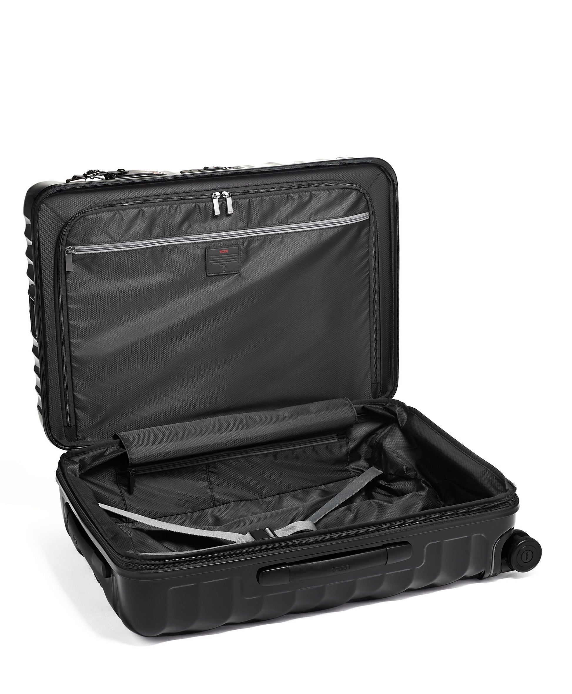 Tumi Luggage Tumi 19 Degree Short Trip Expandable 4 Wheeled Packing Case Medium Luggage