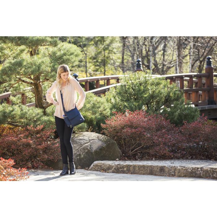 Travelon Anti-Theft Messenger Bag (RFID Blocking)