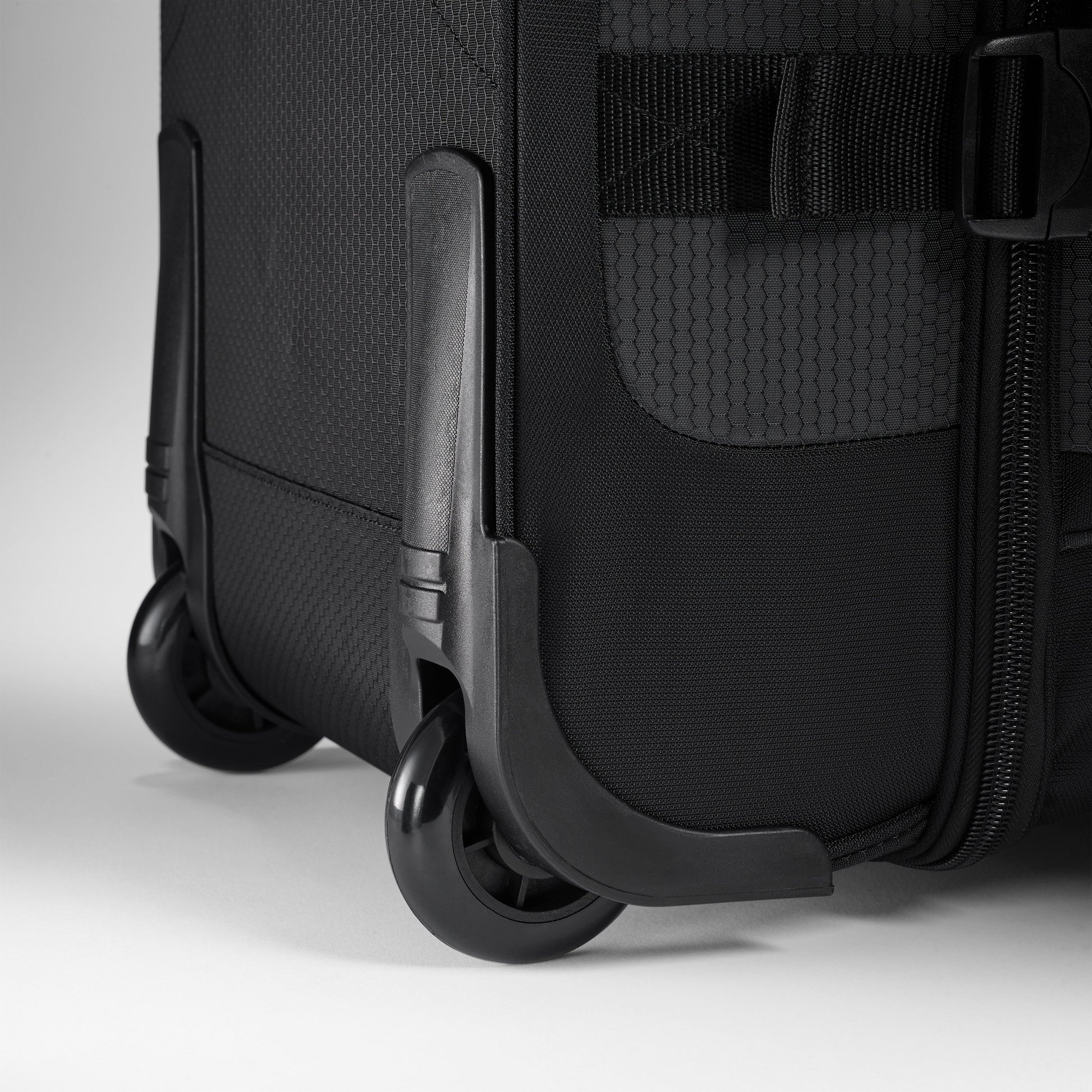 High Sierra Duffles High Sierra Fairlead Collection 22" Drop Bottom Duffle